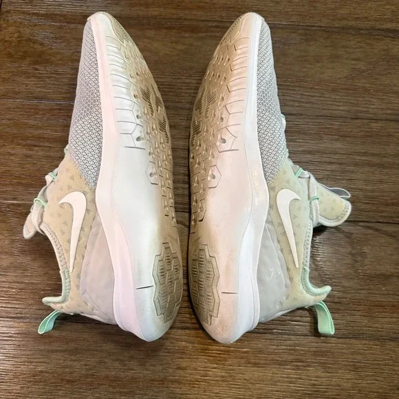 Nike Free TR 8 Women's Training Shoes Gray White Running Sneakers Size 9‎ - Picture 6 of 9